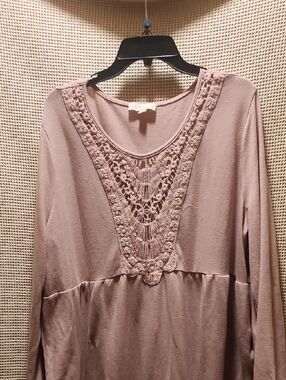 Crochet-Detail Long Sleeve Tunic in Dusty Rose